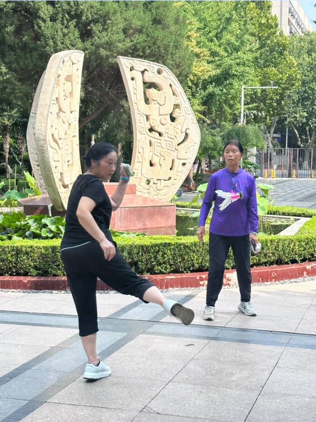 点半, 传递翻飞