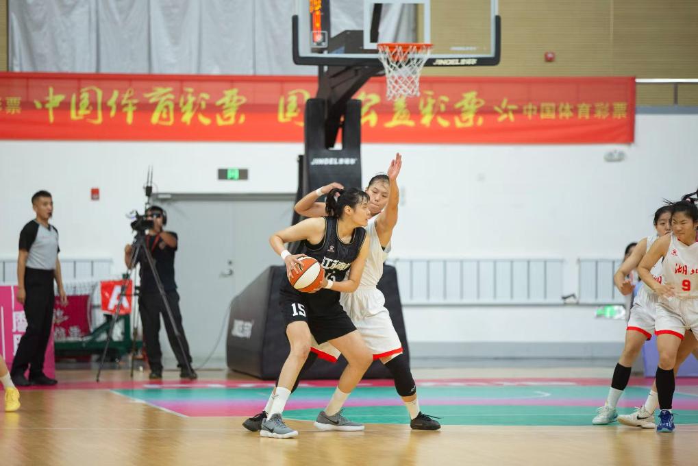 高的, 彤分别拿下