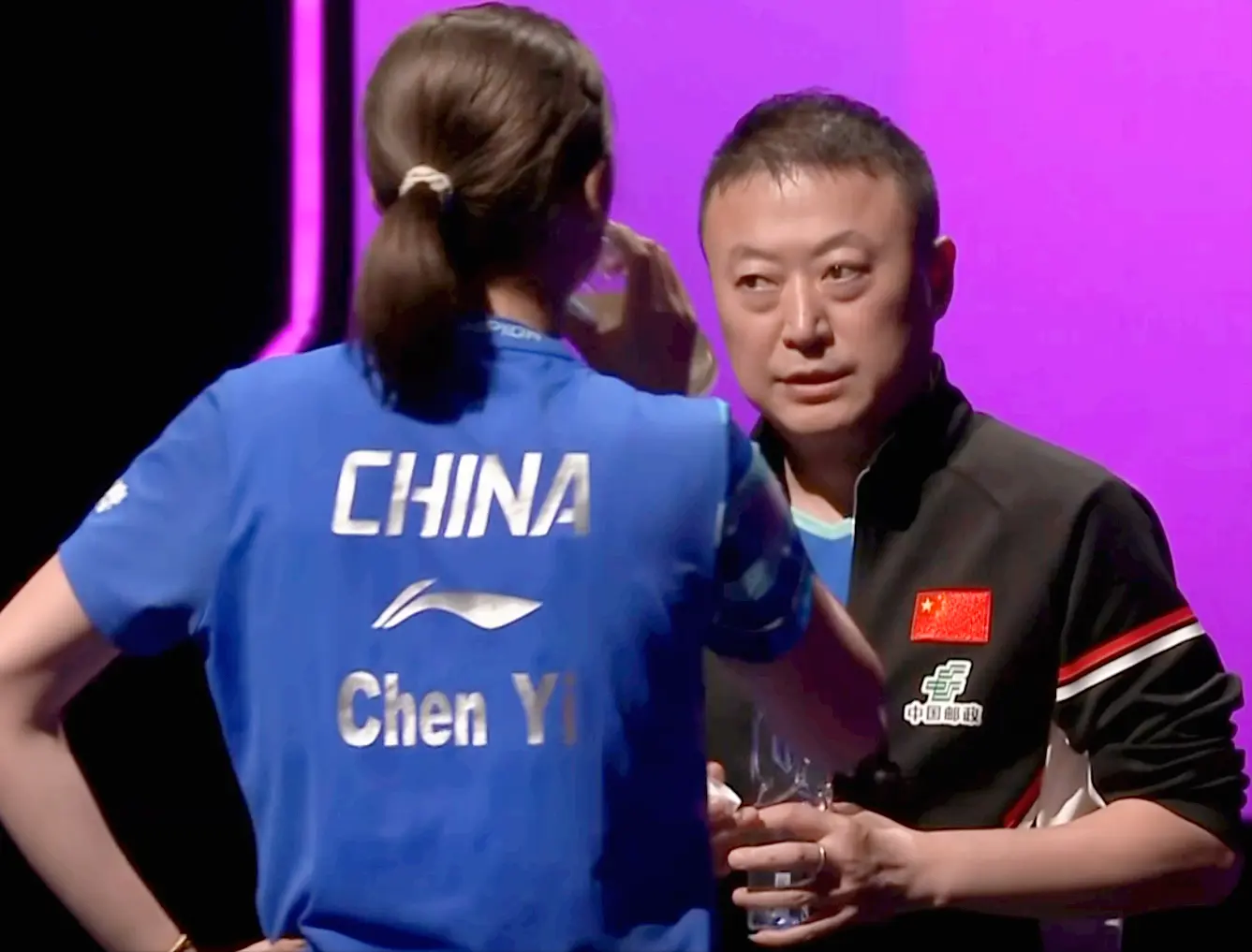 快反超比分, 次跟腱断裂, 人出局 快反超比分, 次跟腱断裂, 人出局